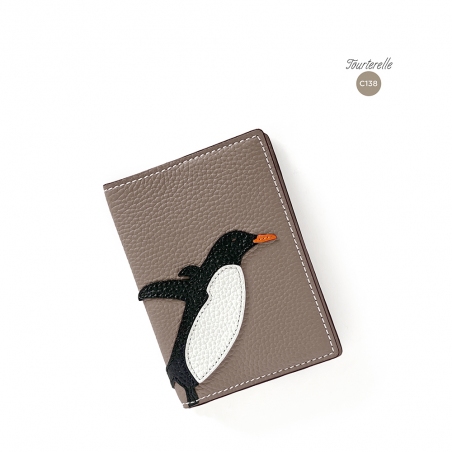 'En L'Air Voyage Pingouin' Étui de Passeport Cuir Nappa Tourterelle