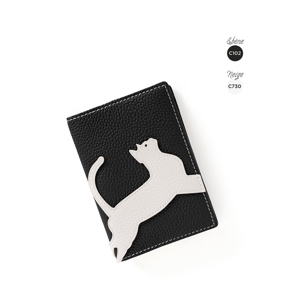 'En L'Air Voyage Chat' Nappa Leather passport Holder Black