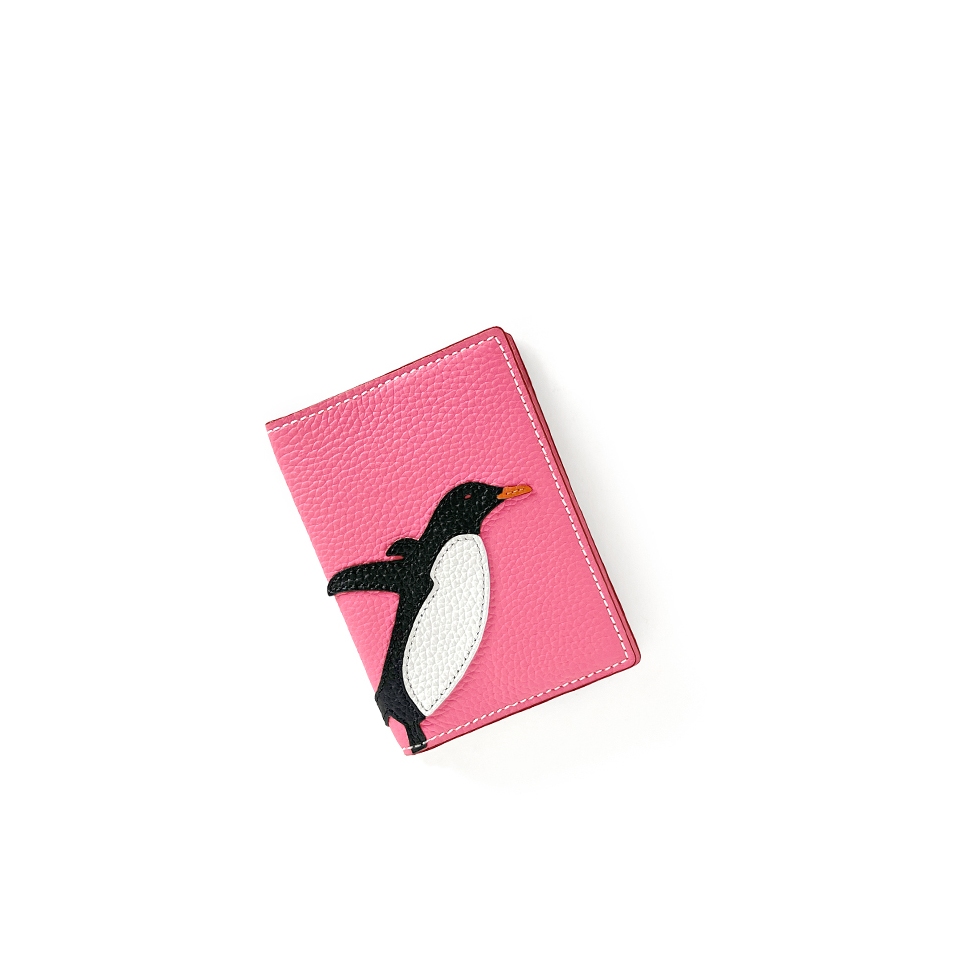 'En L'Air Voyage Pingouin' Étui de Passeport Cuir Nappa Rose