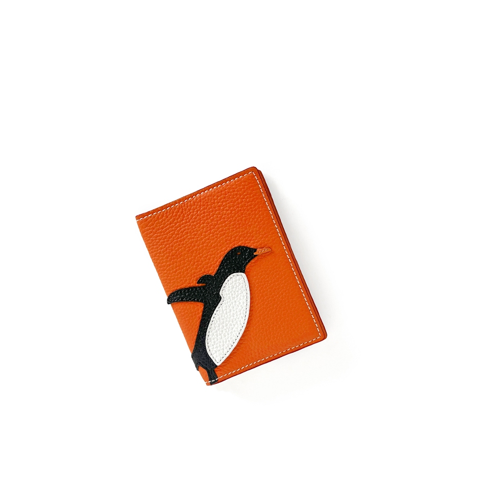 'En L'Air Voyage Pingouin' Étui de Passeport Cuir Nappa Orange