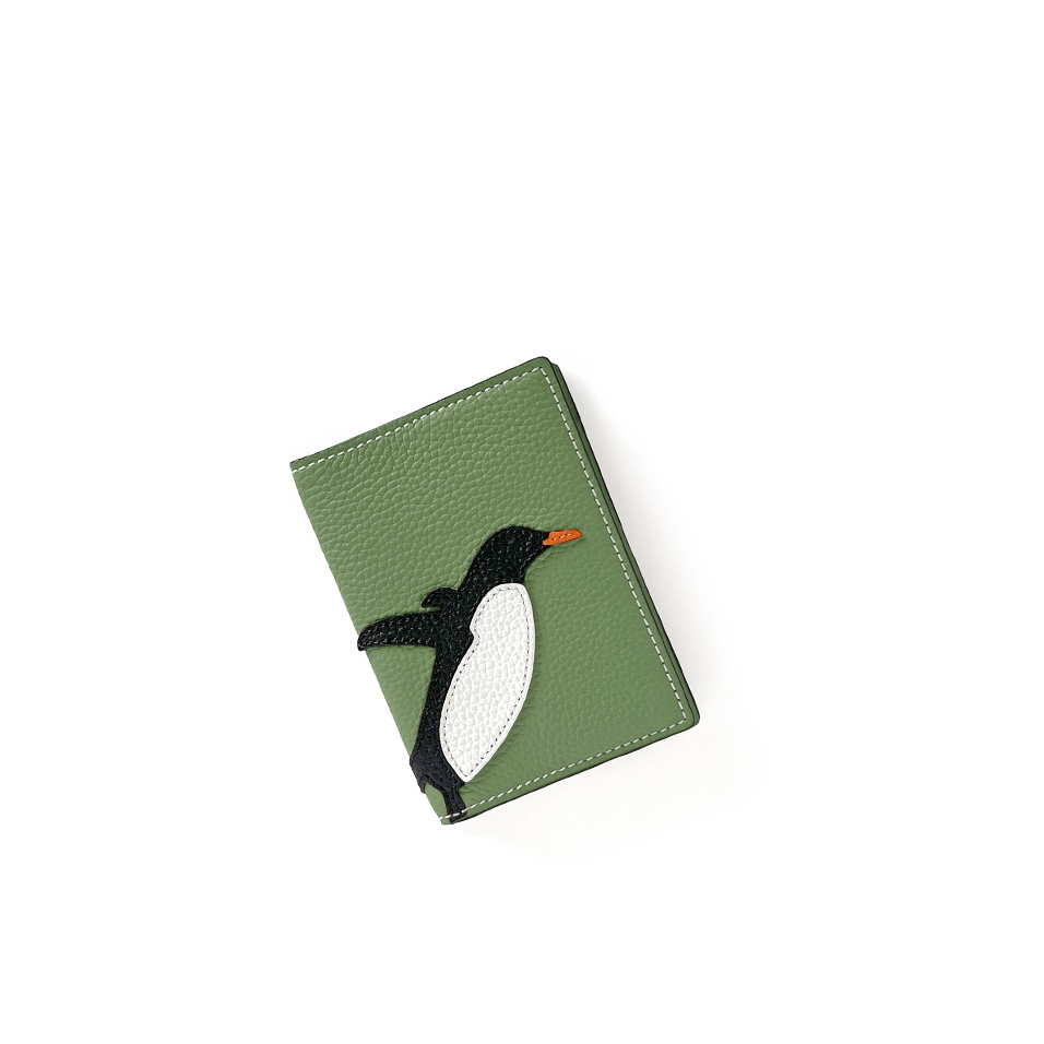 'En L'Air Voyage Pingouin' Nappa Leather passport Asperge