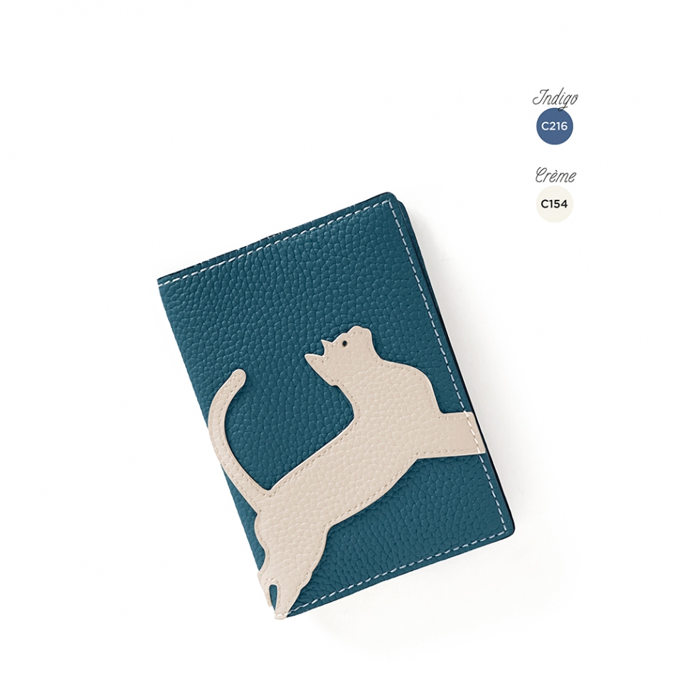 'En L'Air Voyage Chat' Nappa Leather passport Holder Indigo