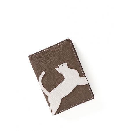 'En L'Air Voyage Chat' Nappa Leather passport Holder Volcan