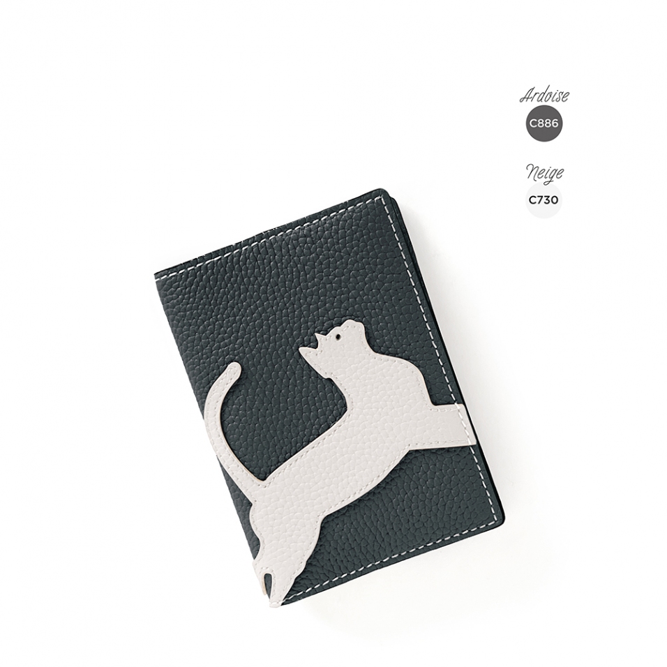 'En L'Air Voyage Chat' Nappa Leather passport Holder Ardoise