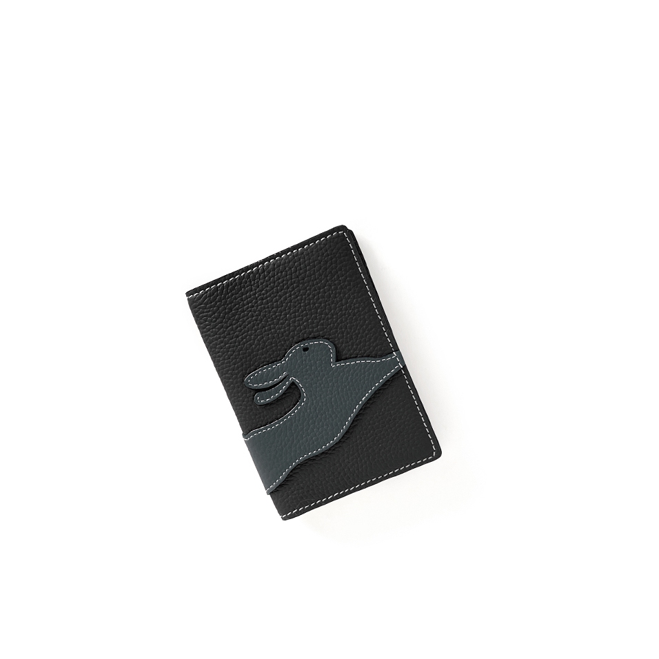 'En L'Air Voyage Lièvre' Nappa Leather passport Holder Black
