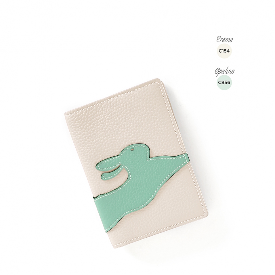 'En L'Air Voyage Lièvre' Nappa Leather passport Holder Cream