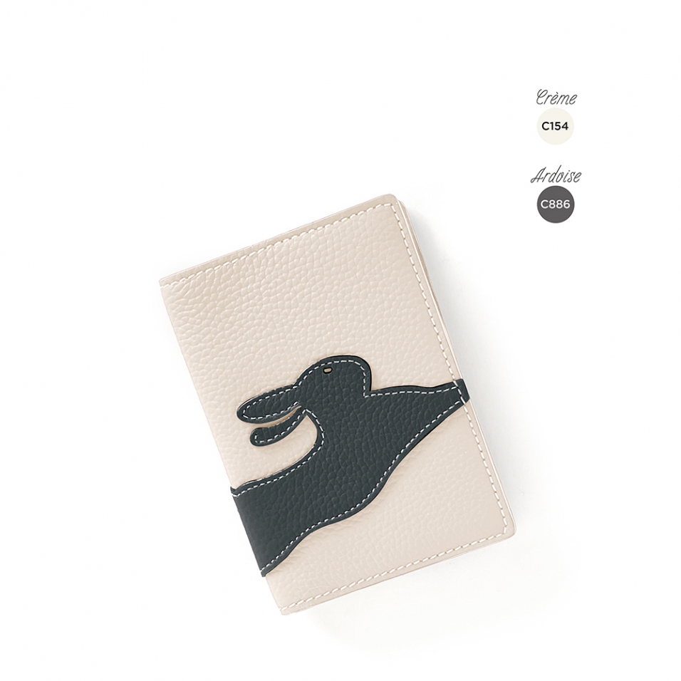 'En L'Air Voyage Lièvre' Nappa Leather passport Holder Cream