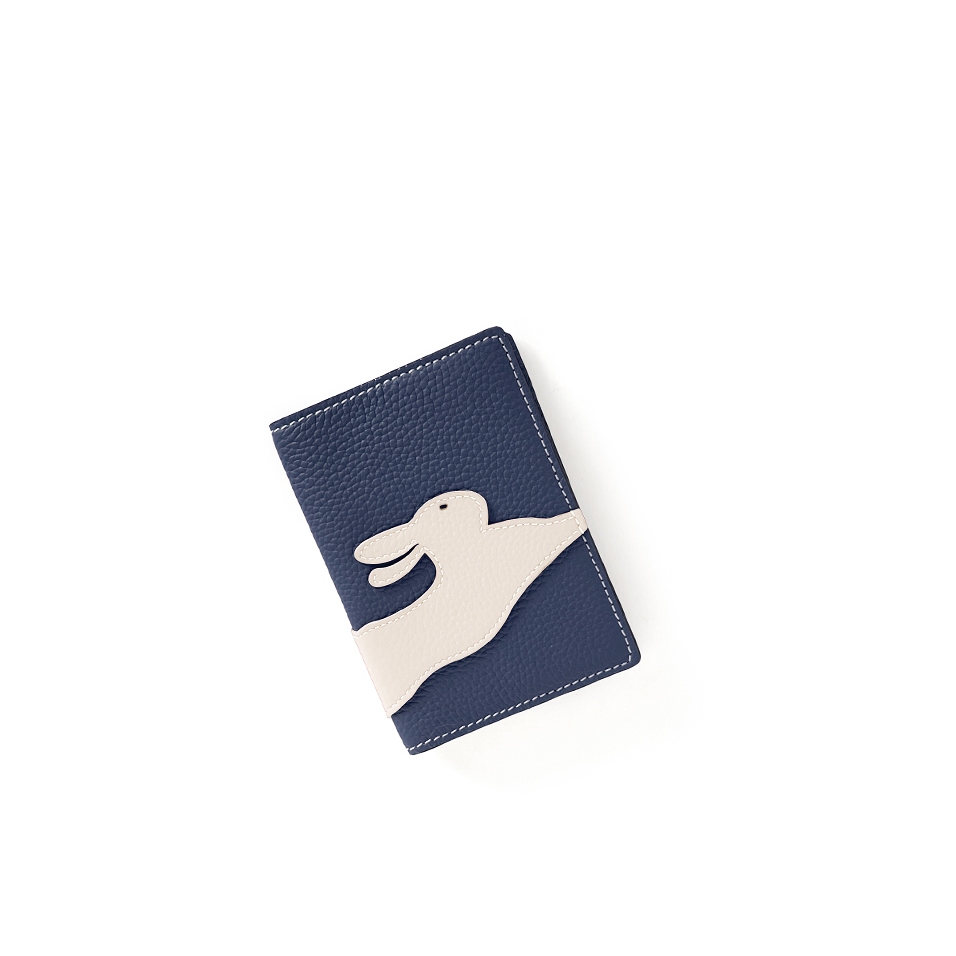 'En L'Air Voyage Lièvre' Nappa Leather passport HolderMarine