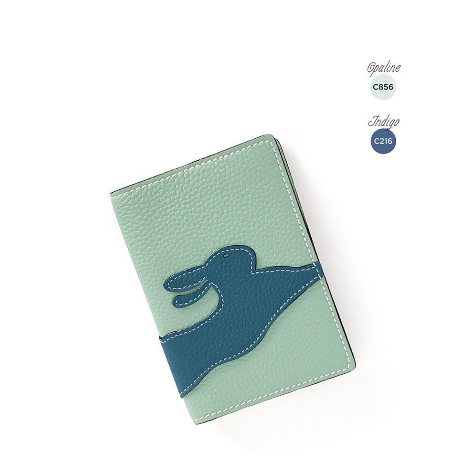 'En L'Air Voyage Lièvre' Nappa Leather Passport Holder Opaline