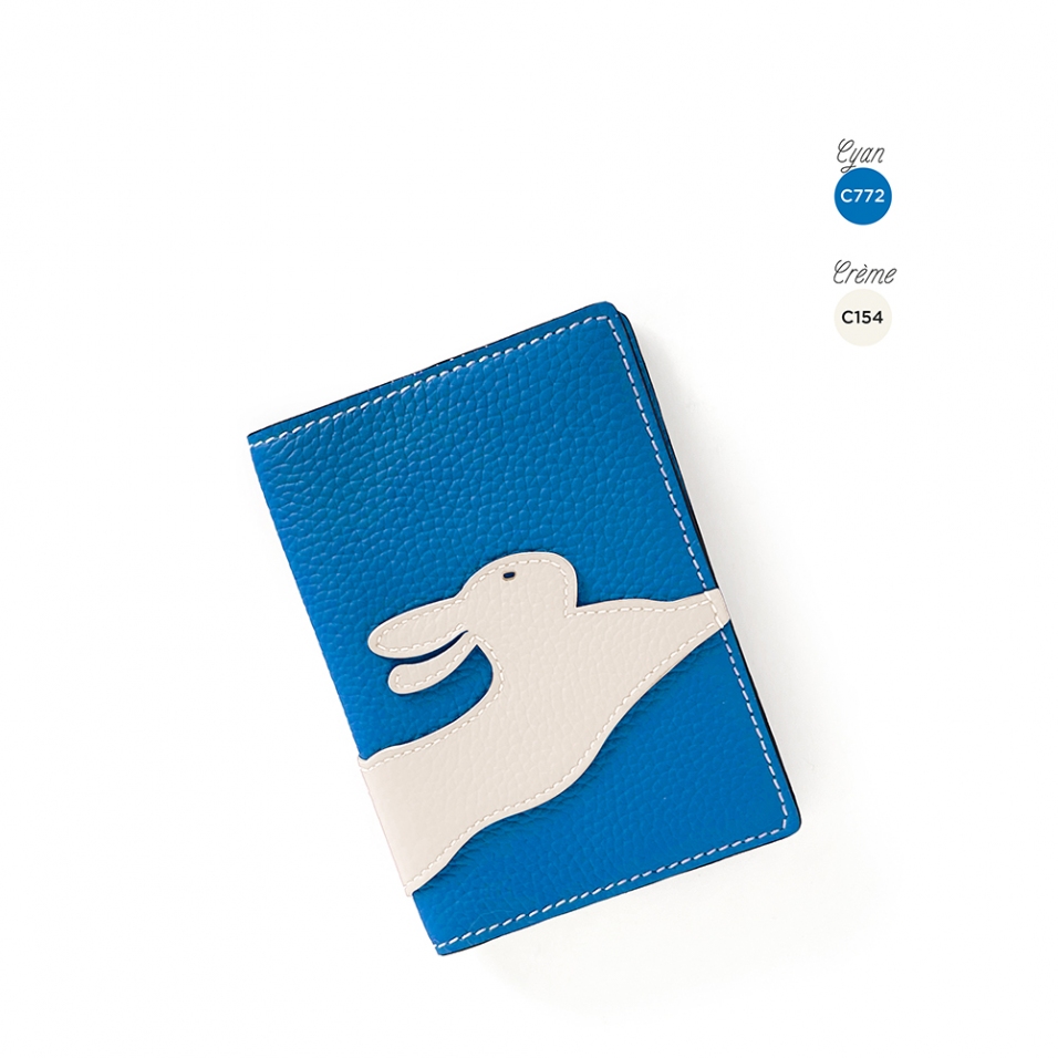 'En L'Air Voyage Lièvre' Étui de Passeport Cuir Nappa Cyan