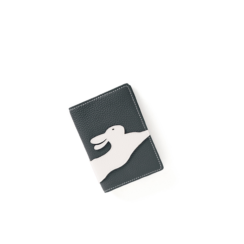 'En L'Air Voyage Lièvre' Nappa Leather Passport Holder Ardoise