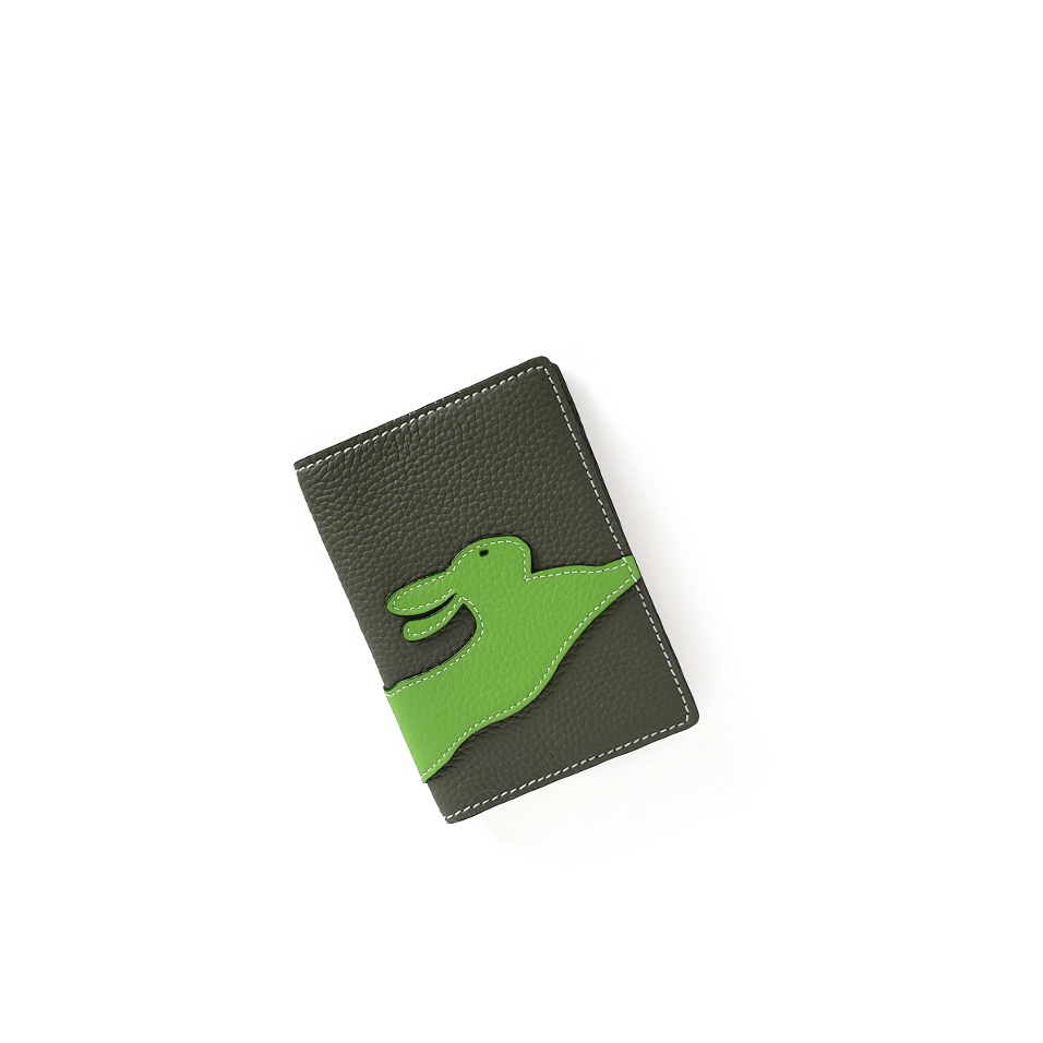 'En L'Air Voyage Lièvre' Nappa Leather Passport Holder Taiga
