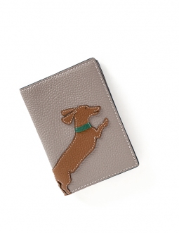 'En L'Air Voyage Téckel' Nappa Leather passport Holder Pearl Grey
