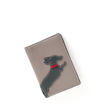 'En L'Air Voyage Téckel' Nappa Leather passport Holder Pearl Grey
