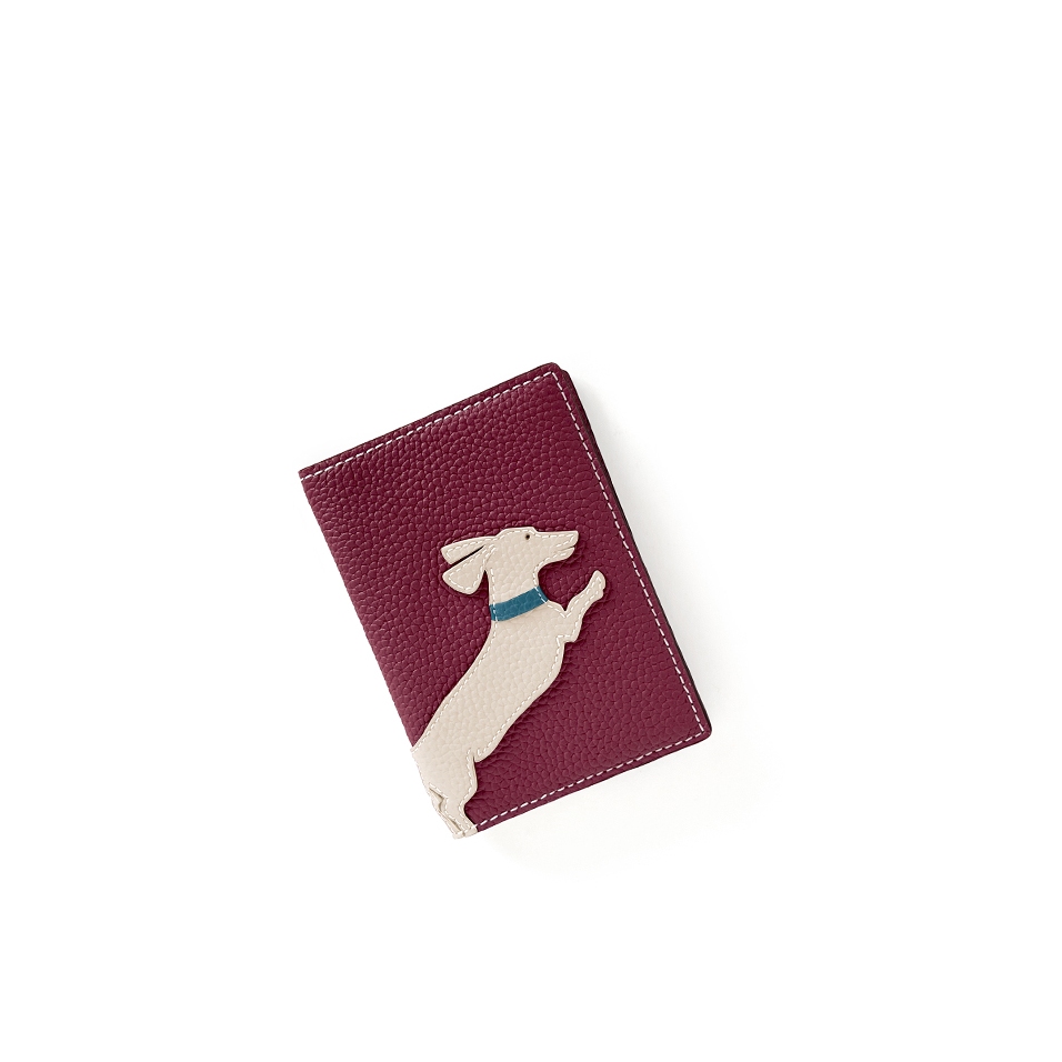 'En L'Air Voyage Téckel' Nappa Leather passport Holder Red