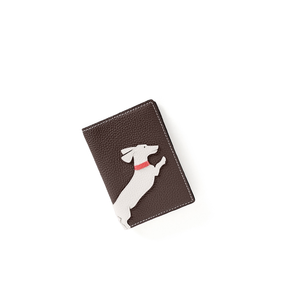 'En L'Air Voyage Téckel' Nappa Leather passport Holder Chocolate