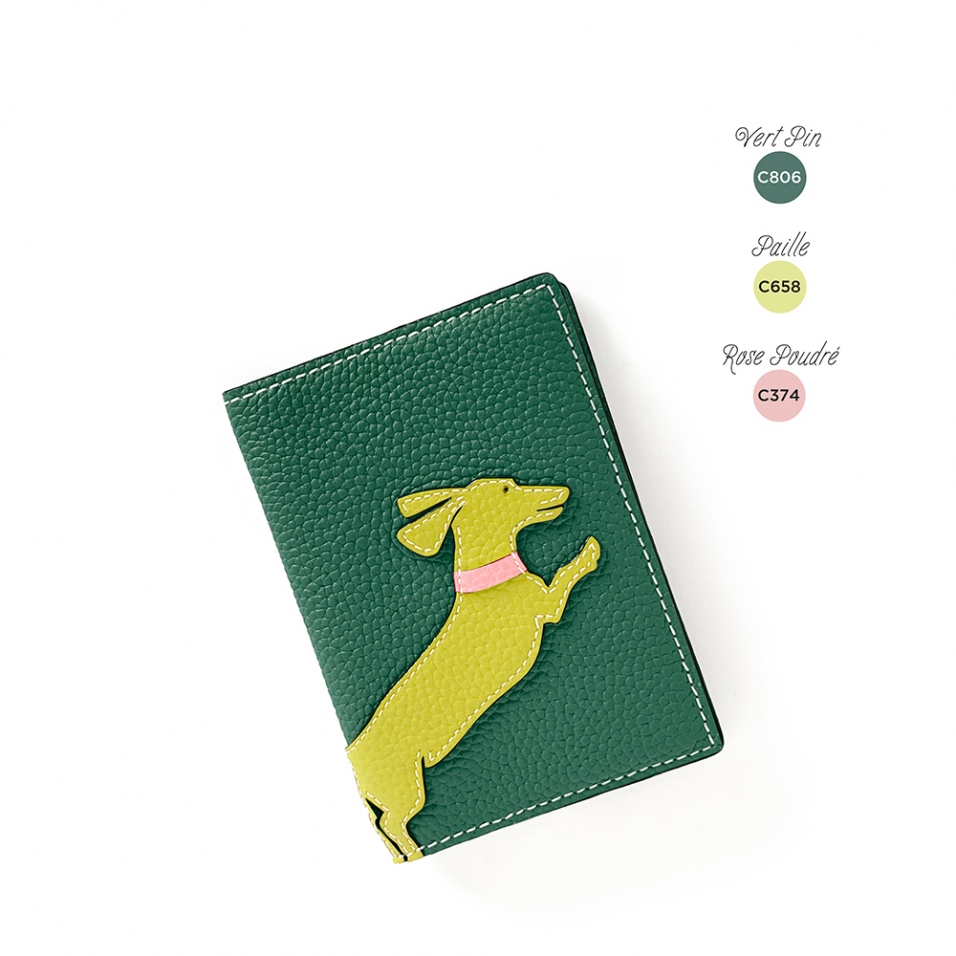'En L'Air Voyage Téckel' Nappa Leather passport Holder Paille