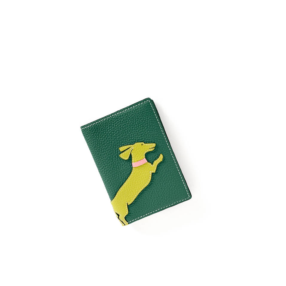 'En L'Air Voyage Téckel' Nappa Leather passport Holder Paille
