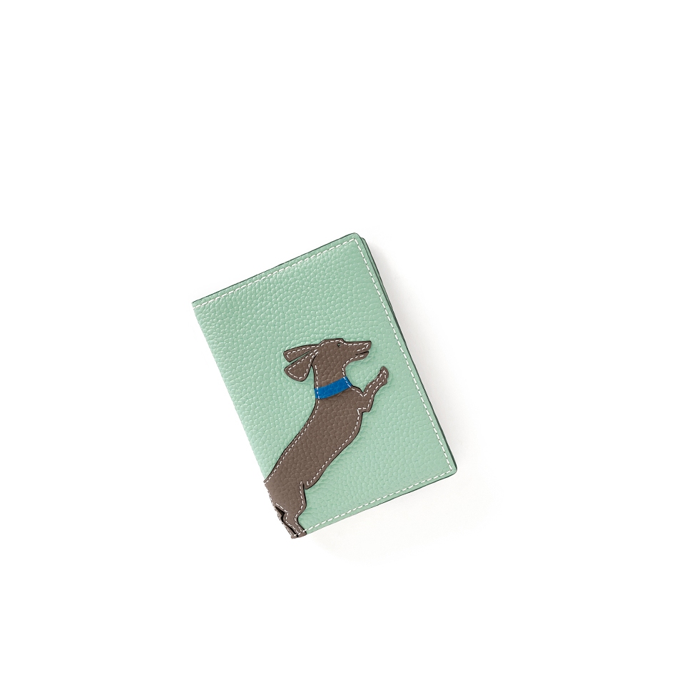 'En L'Air Voyage Téckel' Nappa Leather passport Holder Opaline