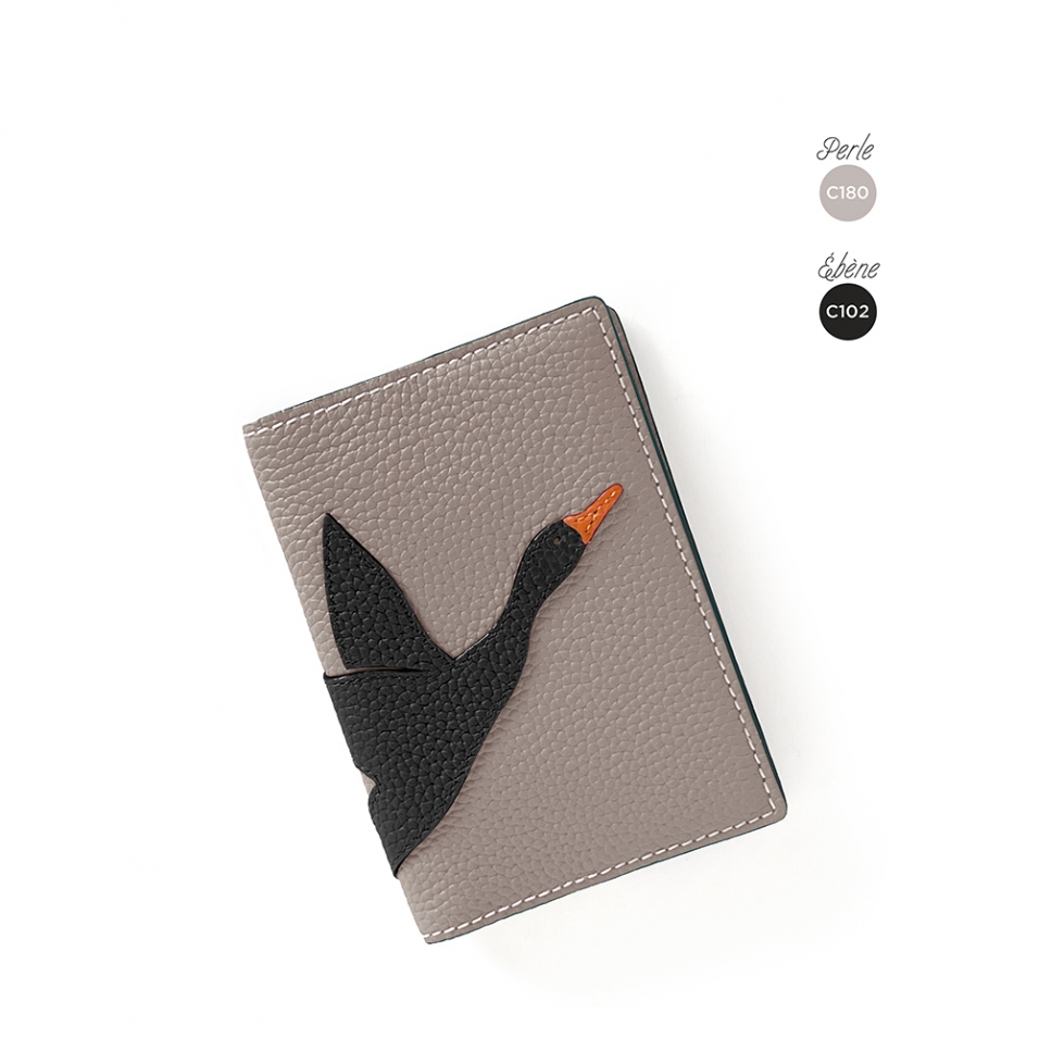 'En L'Air Voyage Oie' Nappa Leather passport Holder Pearl Grey