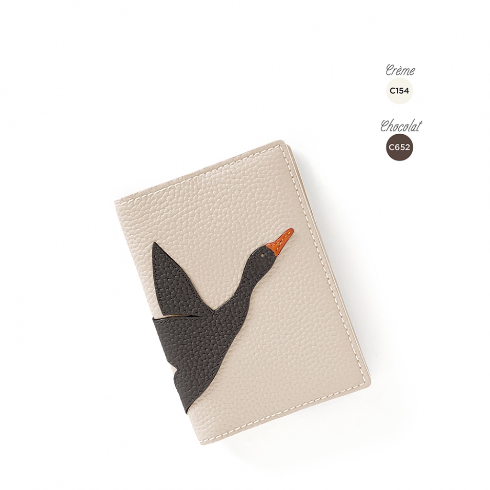 'En L'Air Voyage Oie' Nappa Leather passport Holder Crème