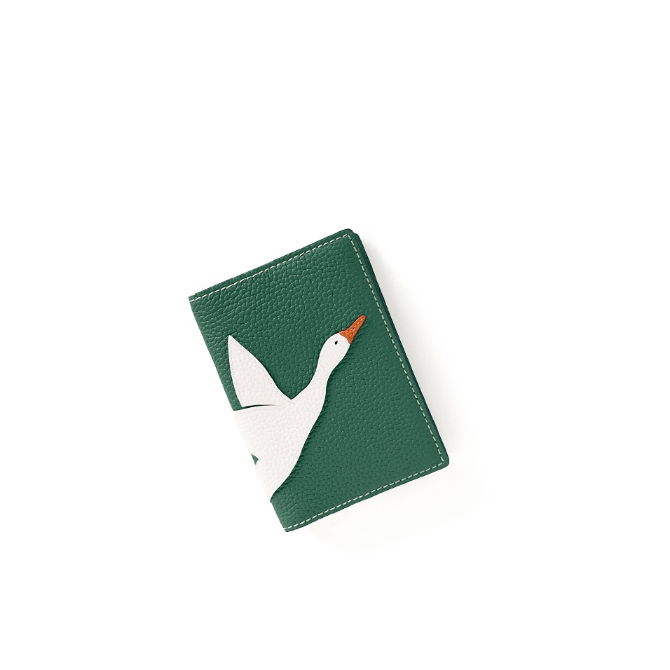 'En L'Air Voyage Oie' Nappa Leather passport Holder Vert Pin