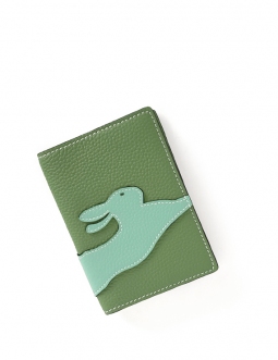 'En L'Air Voyage Lièvre' Nappa Leather Passport Holder Asperge