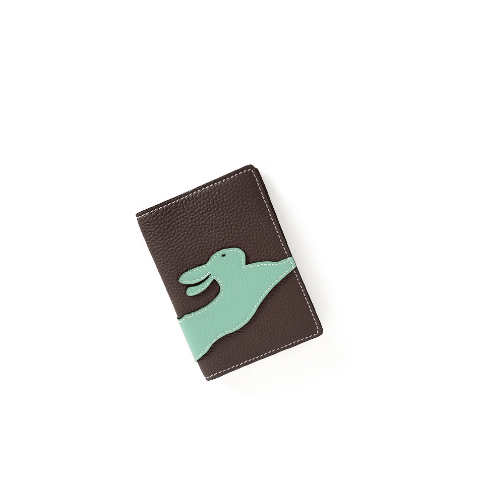 'En L'Air Voyage Lièvre' Nappa Leather Passport Holder Chocolate