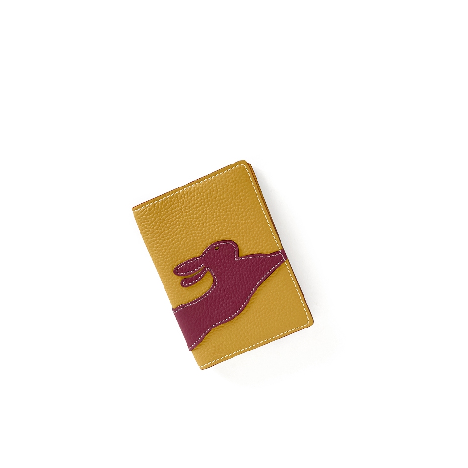 'En L'Air Voyage Lièvre' Nappa Leather Passport Holder Moutarde
