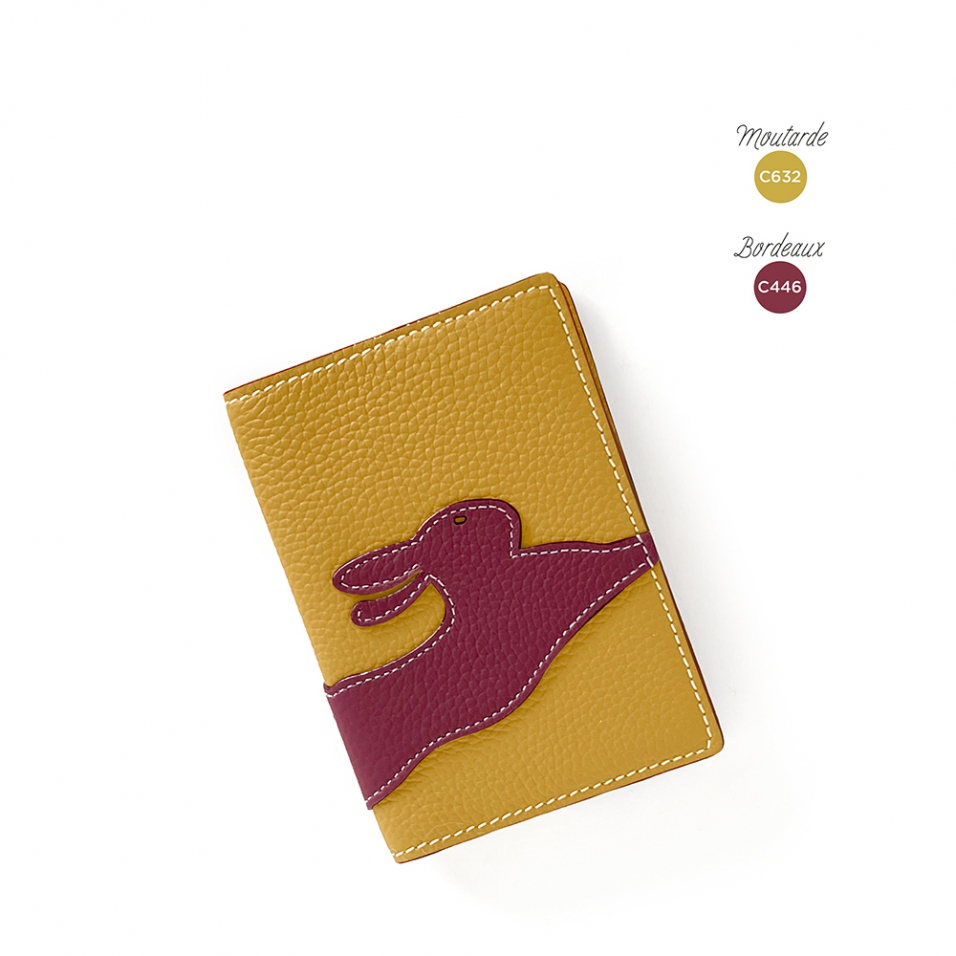 'En L'Air Voyage Lièvre' Nappa Leather Passport Holder Moutarde