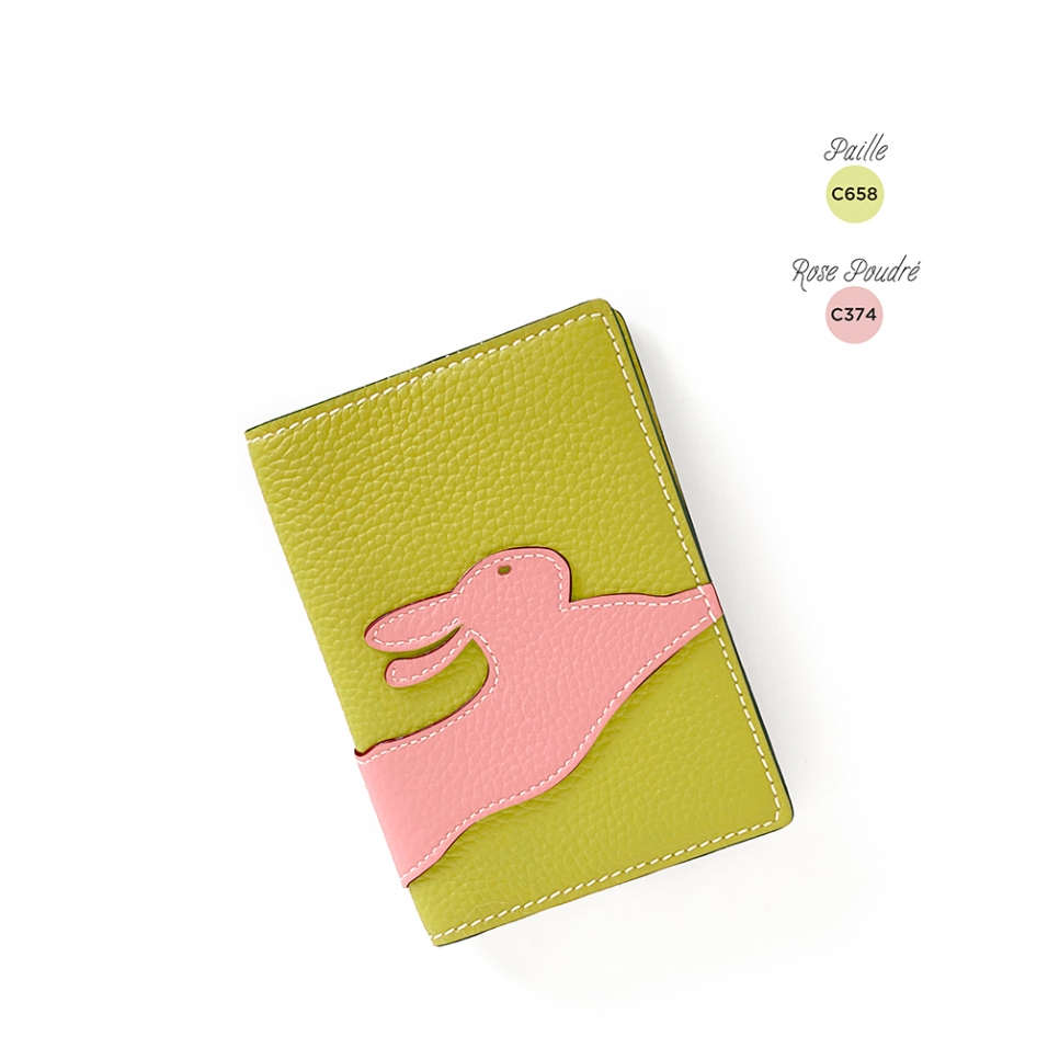 'En L'Air Voyage Lièvre' Nappa Leather Passport Holder Paille