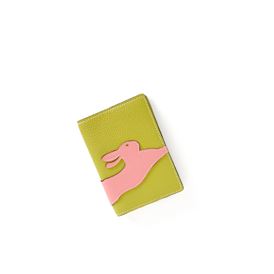 'En L'Air Voyage Lièvre' Nappa Leather Passport Holder Paille