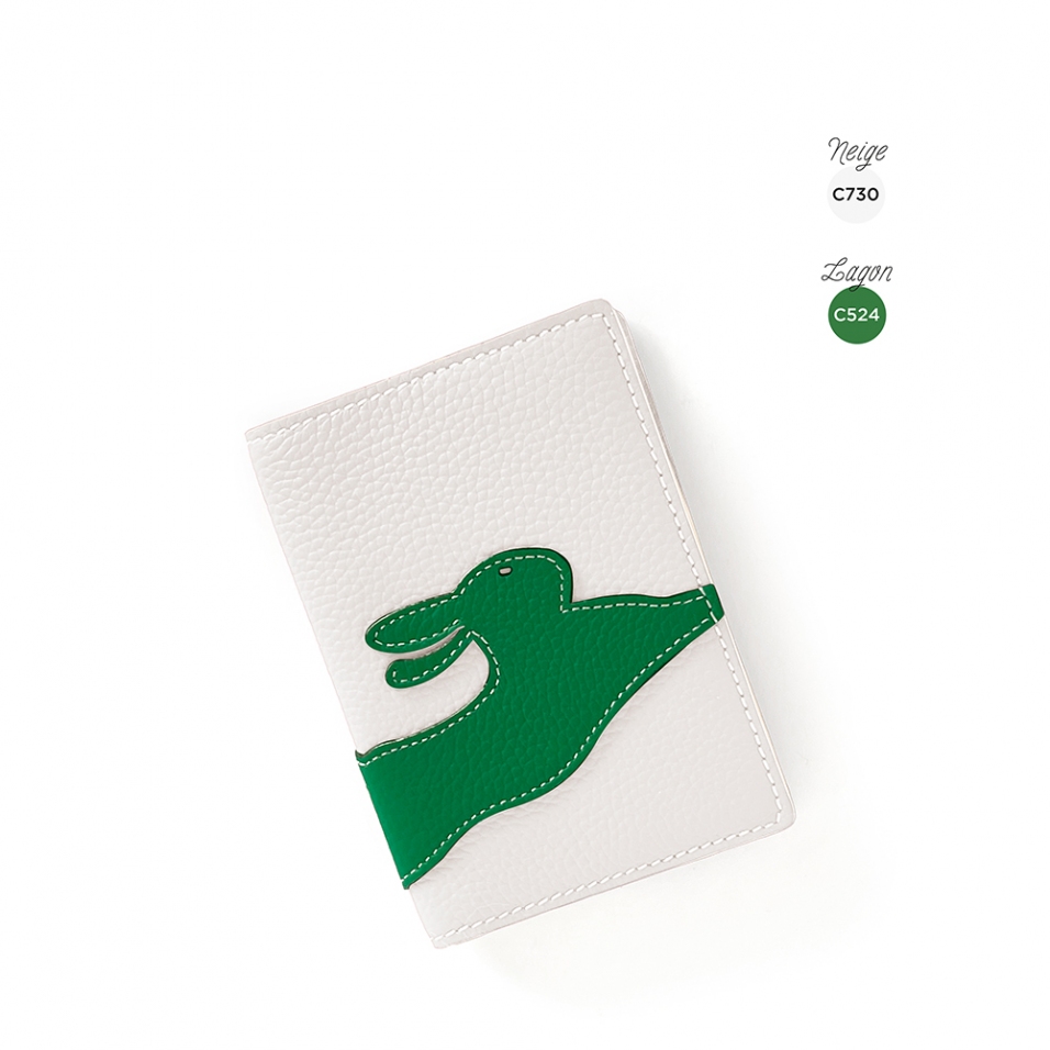 'En L'Air Voyage Lièvre' Nappa Leather Passport Holder Snow White