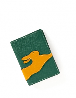 'En L'Air Voyage Lièvre' Nappa Leather Passport Holder Vert Pin