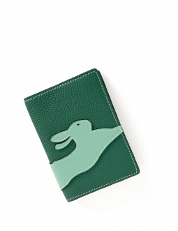 'En L'Air Voyage Lièvre' Nappa Leather Passport Holder Vert Pin