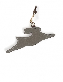 'En L'Air Clé Lièvre' Porte Clé et Charms en Cuir Nappa Éléphant & Or