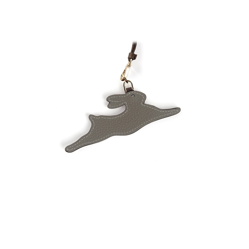 'En L'Air Clé Lièvre' Nappa Leather Key Chain and Charms Elephant Grey & Gold