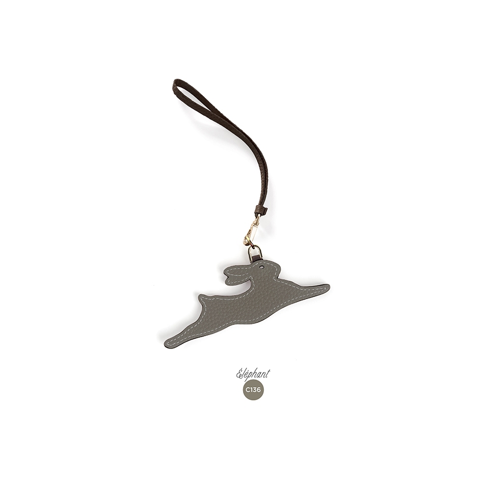'En L'Air Clé Lièvre' Porte Clé et Charms en Cuir Nappa Éléphant & Or