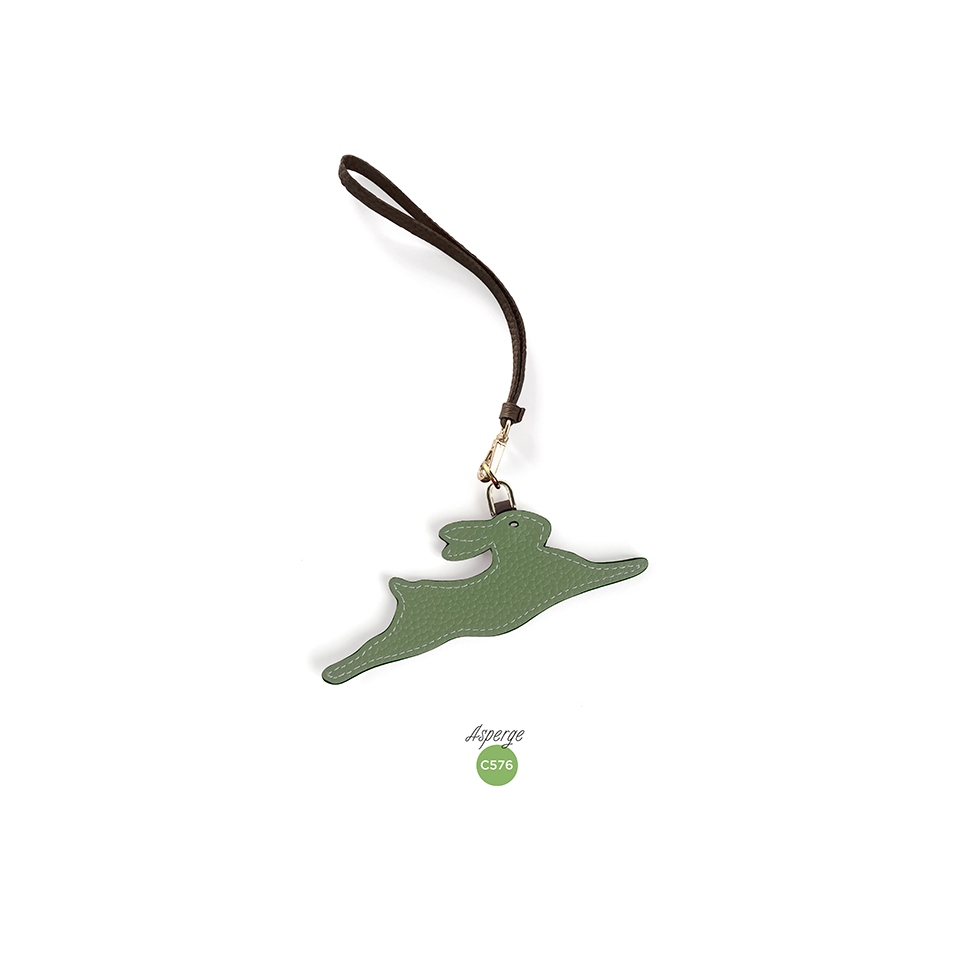 'En L'Air Clé Lièvre' Nappa Leather Key Chain and Charms Asperge & Gold
