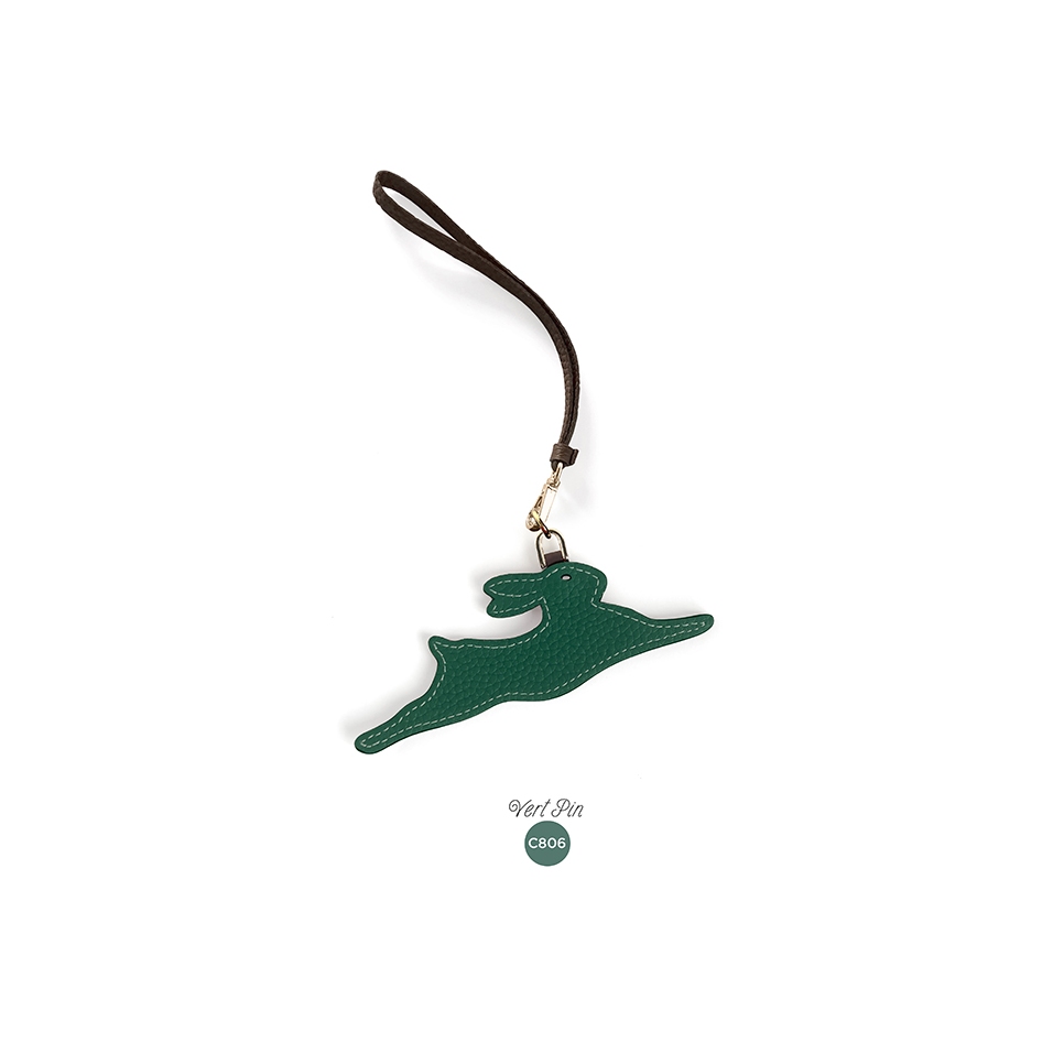 'En L'Air Clé Lièvre' Porte Clé et Charms en Cuir Nappa Vert Pin & Or