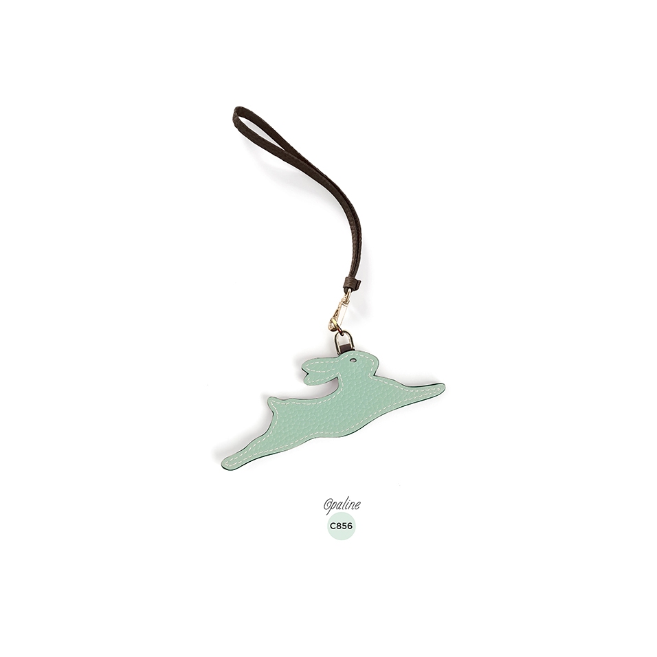 'En L'Air Clé Lièvre' Nappa Leather Key Chain and Charms Opaline & Gold