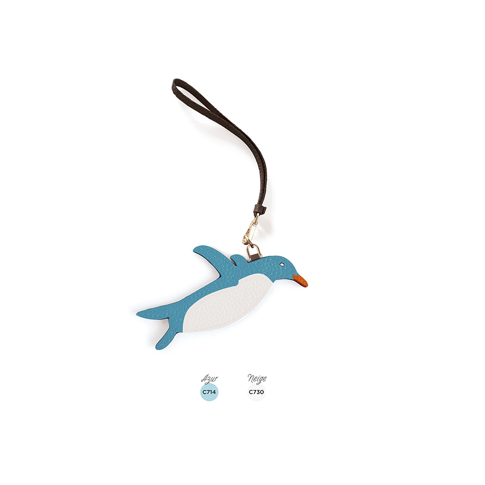 'En L'Air Clé Pingouin' Nappa Leather Key Chain and Charms Sky Blue & Gold