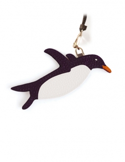 'En L'Air Clé Pingouin' Porte Clé et Charms en Cuir Nappa Cassis & Or
