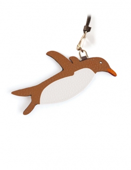 'En L'Air Clé Pingouin' Nappa Leather Key Chain and Charms Cognac & Gold