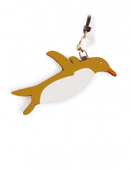 'En L'Air Clé Pingouin' Porte Clé et Charms en Cuir Nappa Moutarde & Or