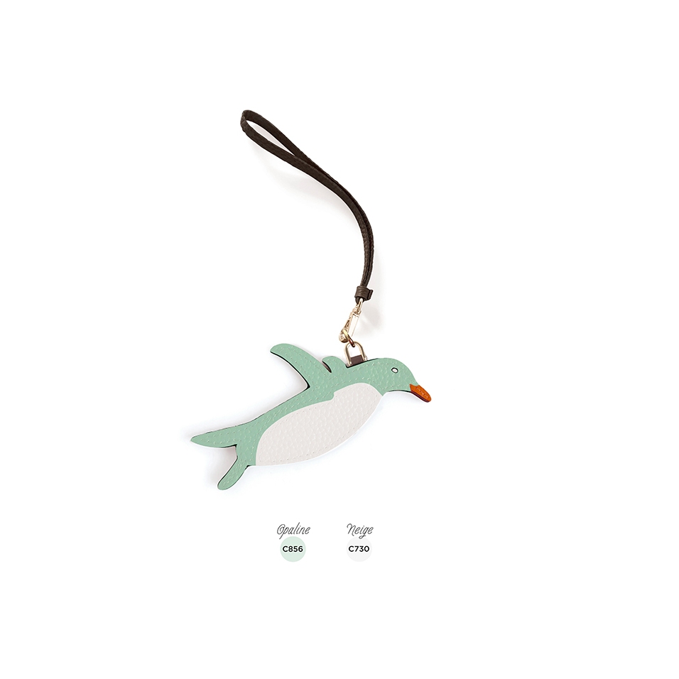 'En L'Air Clé Pingouin' Nappa Leather Key Chain and Charms Opaline & Gold