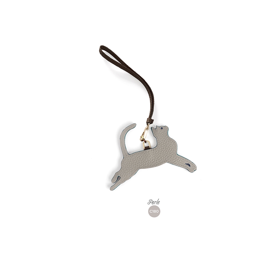 'En L'Air Clé Chat' Nappa Leather Key Chain and Charms Pearl Grey & Gold
