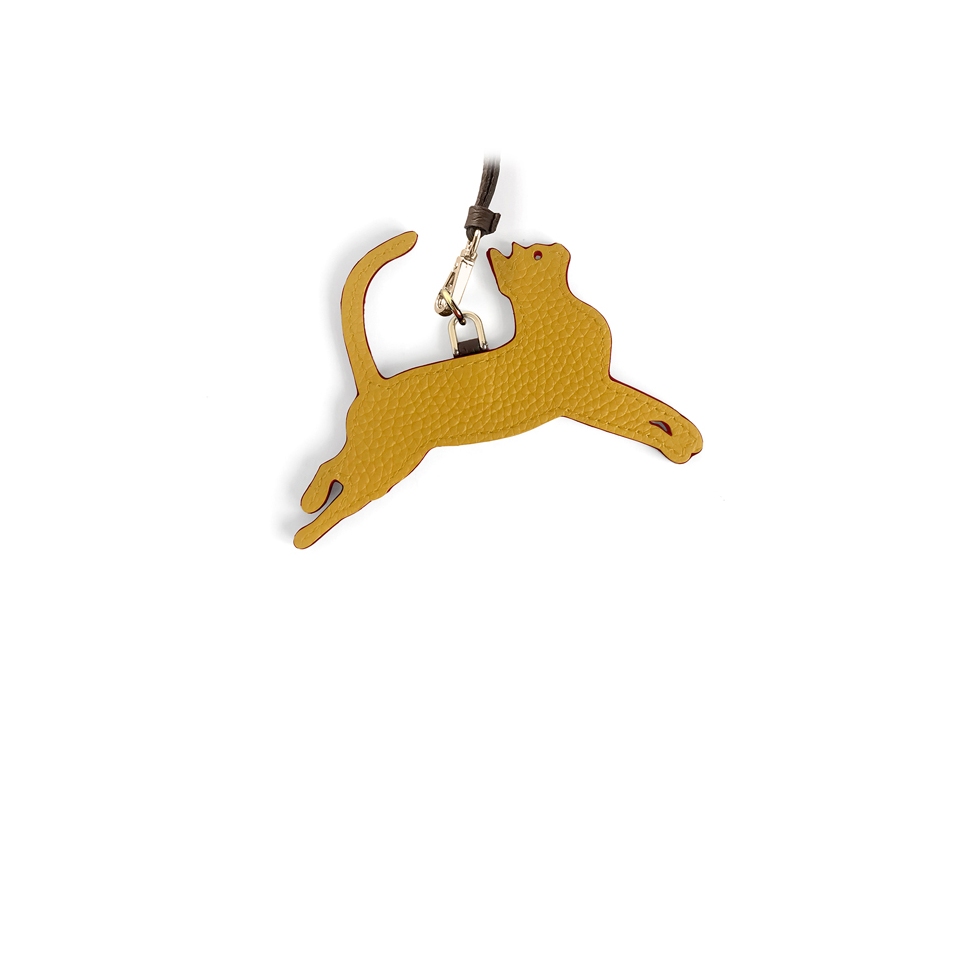 'En L'Air Clé Chat' Nappa Leather Key Chain and Charms Moutarde & Gold