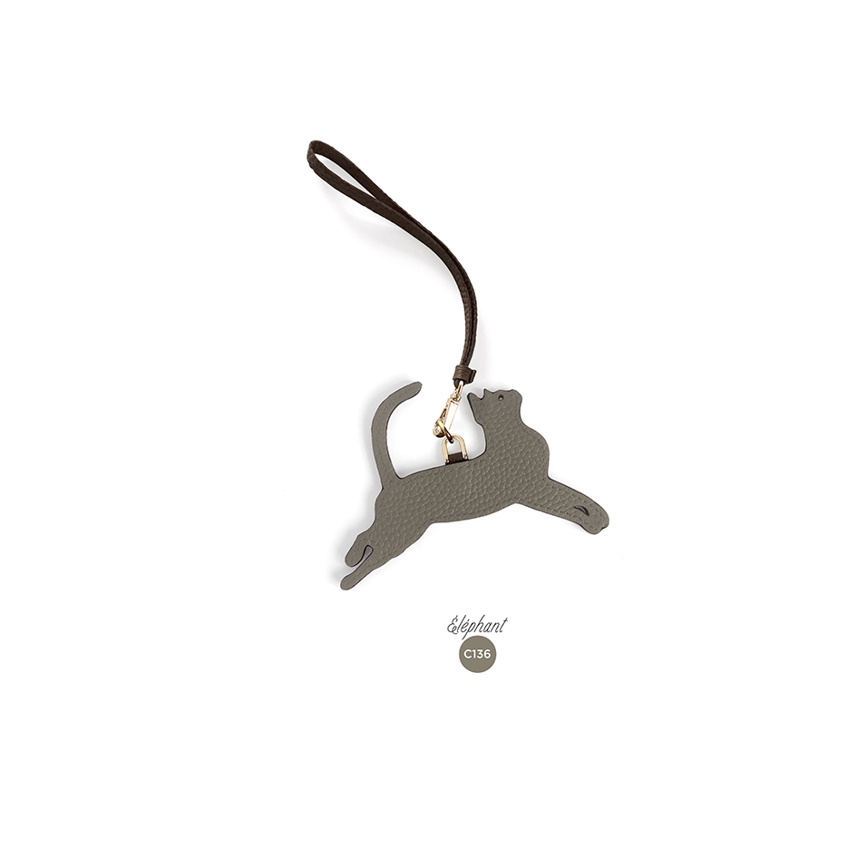 'En L'Air Clé Chat' Porte Clé et Charms en Cuir Nappa Éléphant & Or