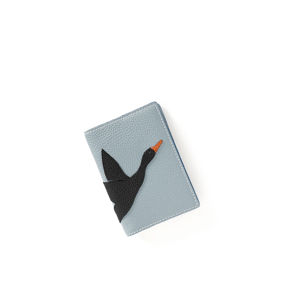 'En L'Air Voyage Oie' Nappa Leather passport Holder Dragée